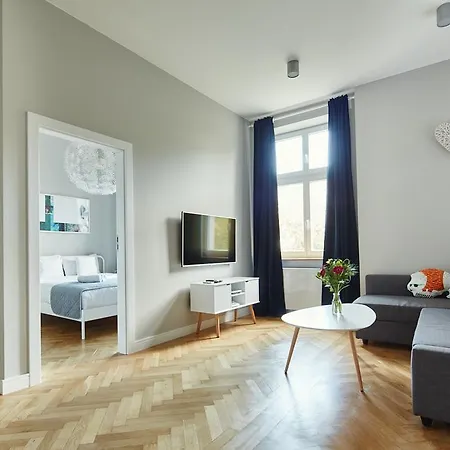 Playroom Aparthotel Krasków Eksteriør bilde